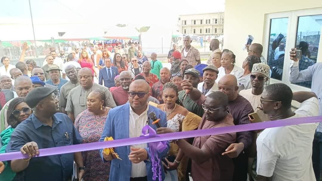 Prof. Kinikanwo I. Green commissions Primary Health Care Annex and Doctors Lodge